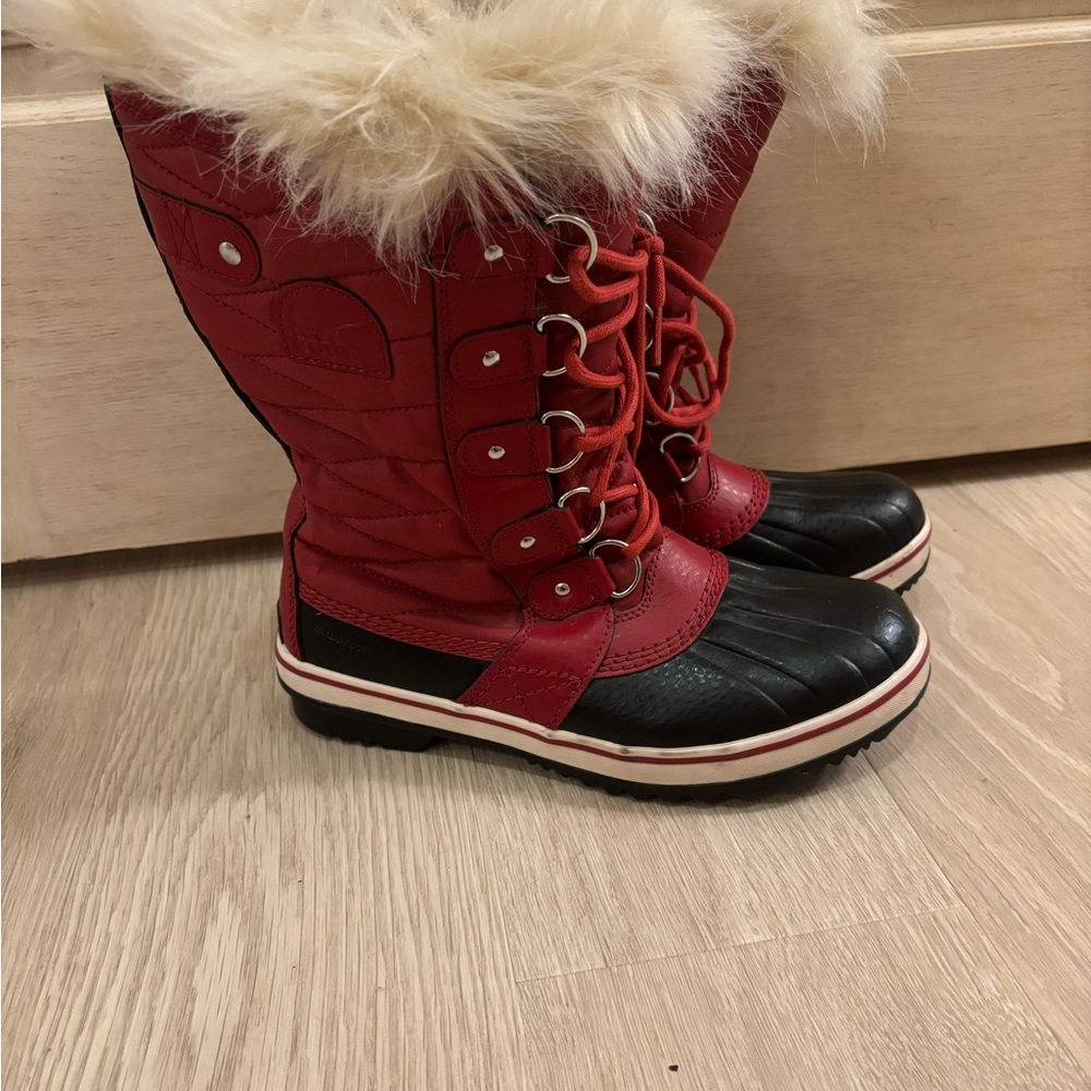 Sorel Red and Black Women's Fur-Trim Snow Boots - Picture 9 of 9